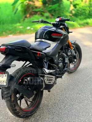 Hero Thriller 160R 4V 2024 Black