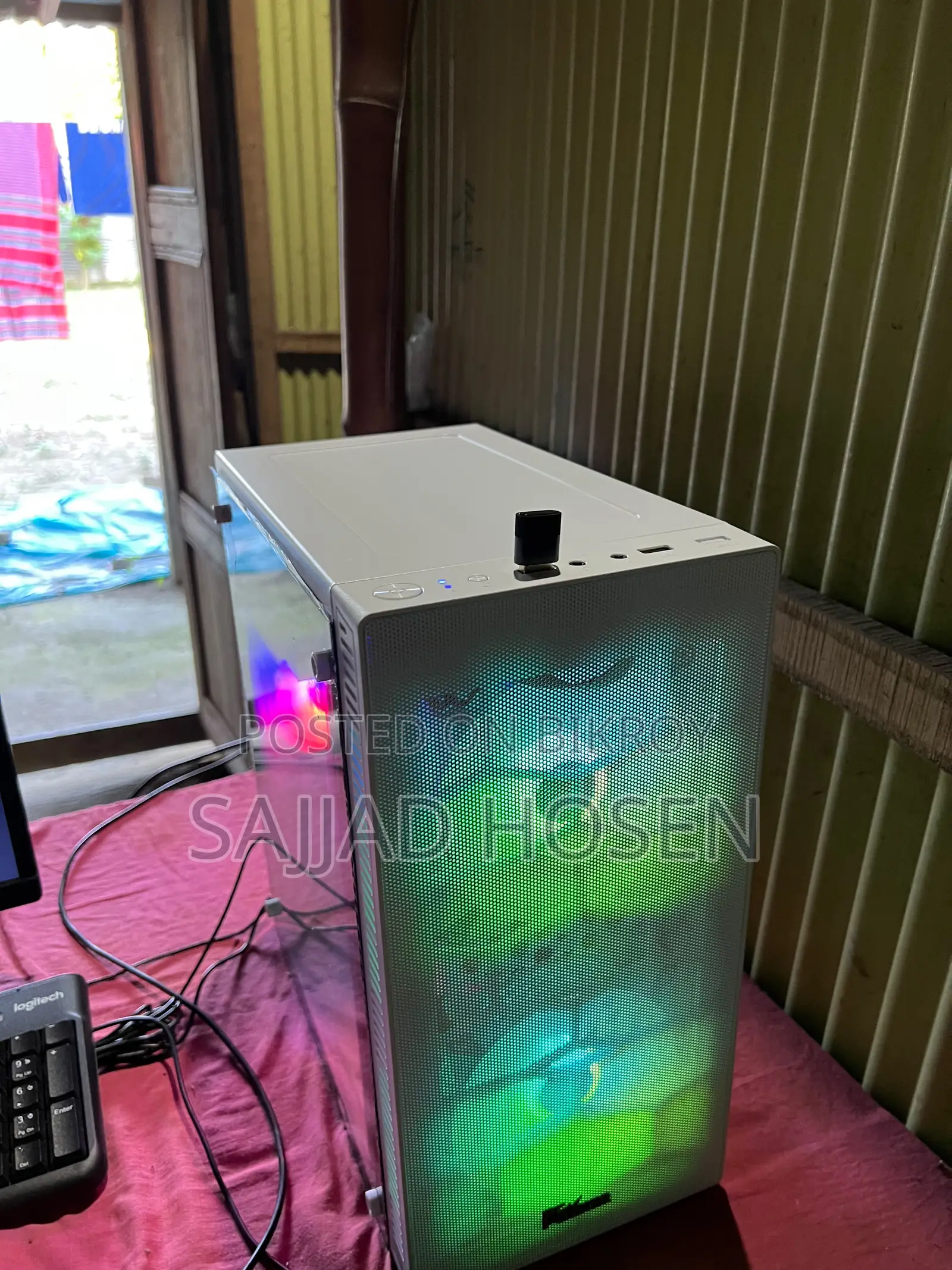 Desktop Computer Gigabyte 8GB AMD Ryzen 5 SSD 128GB