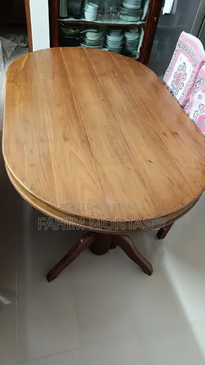 ডাইনিং টেবিল