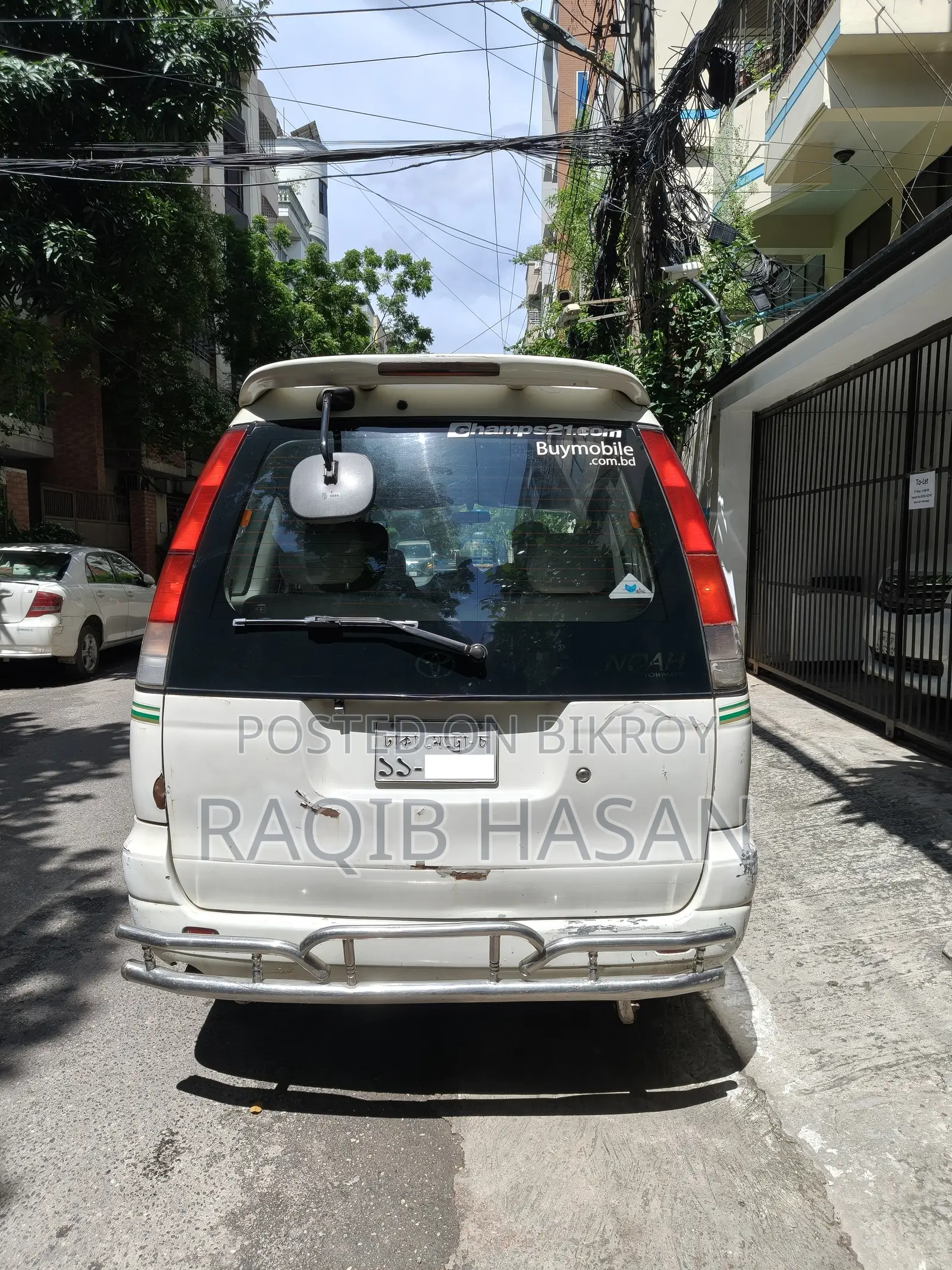 টয়োটা নোয়া ২.০ এফডব্লিউডি (৮ সিটার) ২০০১ সাদা