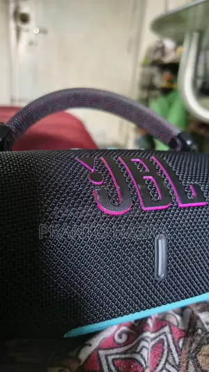 JBL Charge 6