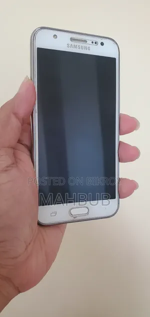 Samsung Galaxy J5 8 GB White