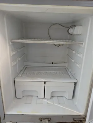 Walton Silver Colour Frost Fridge 250 Ltr.