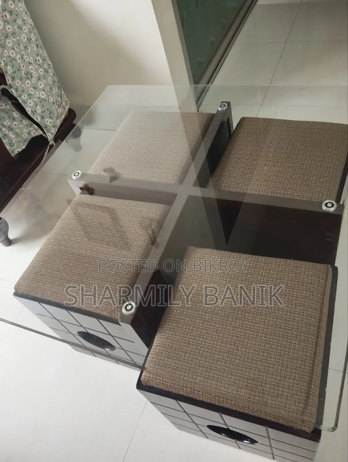 ফোর সিটার কফি টেবিল