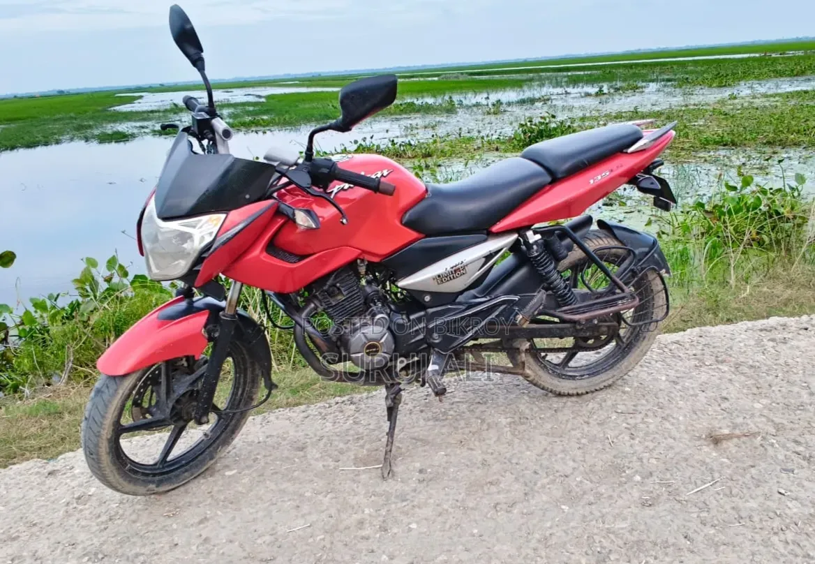 Bajaj Pulsar 135 LS 2011 Red