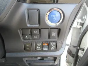 Toyota Voxy Hybrid ZS Kirameki III 2WD 7-Seater 2021 Pearl