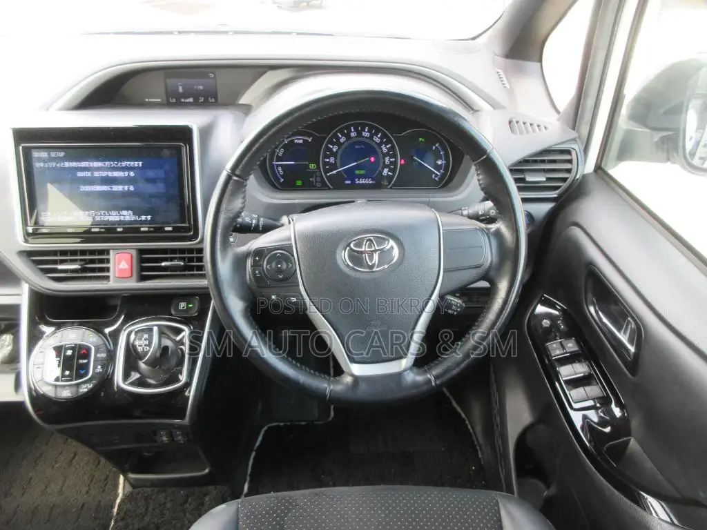 Toyota Voxy Hybrid ZS Kirameki III 2WD 7-Seater 2021 Pearl