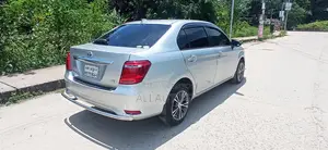 টয়োটা অ্যাক্সিও ২০১৫ ব্ল্যাক