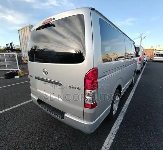 Toyota HiAce 2021 Silver