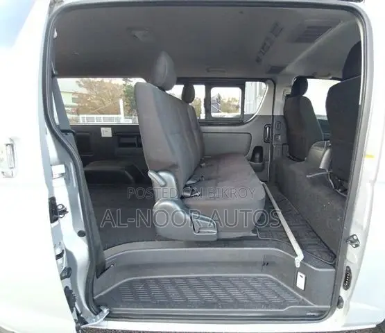 Toyota HiAce 2021 Silver