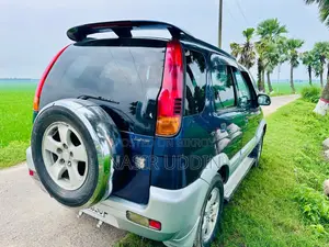 ডাইহাৎসু তেরিওস ১.৩ ফোর-হুইল ড্রাইভ ২০০৫ নীল
