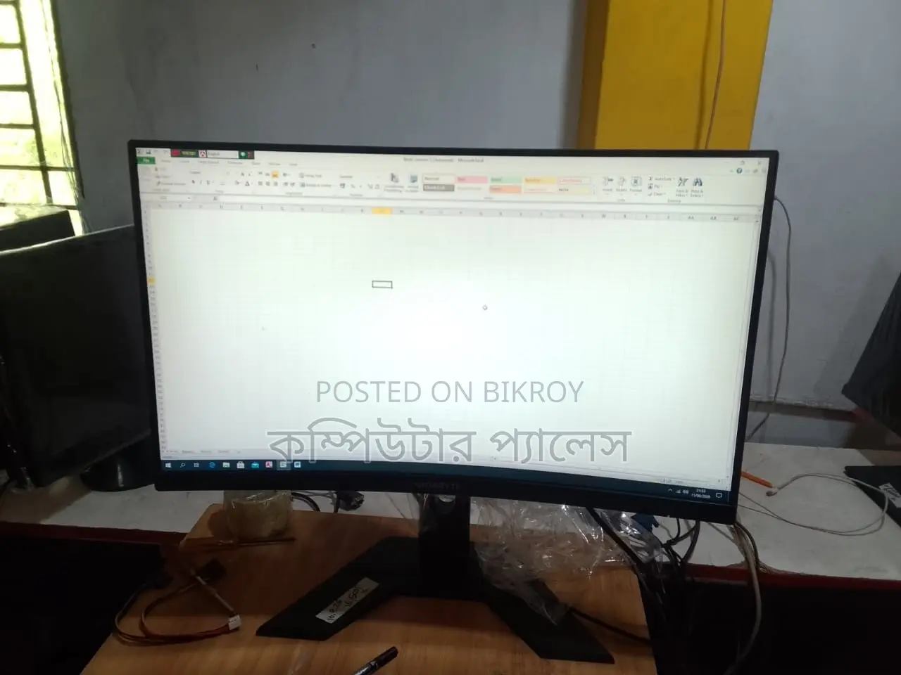 GIGABYTE Curve Gaming 27 Inch IPS Borderless Monitor 100% Fresh