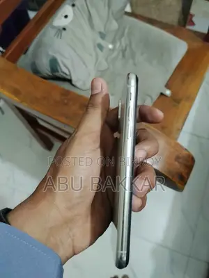 Apple iPhone X 64 GB White