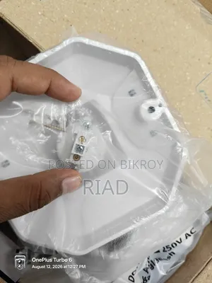 লাইট হোল্ডার