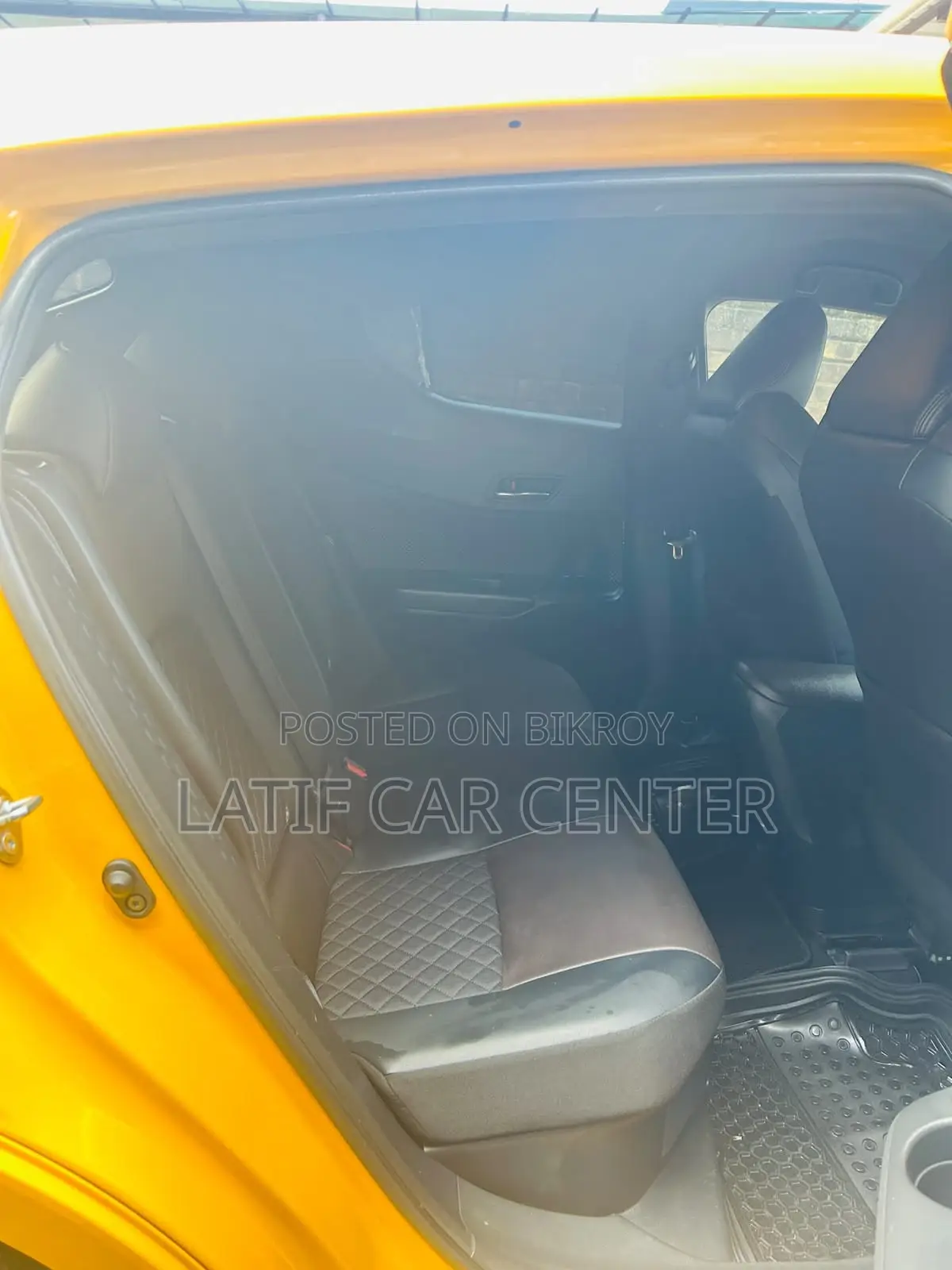 Toyota C-Hr XLE FWD Sport Utility (2.0L 4cyl 2AM) 2018 Yellow