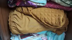 সোফার কাভার ২ + ২ + ১।