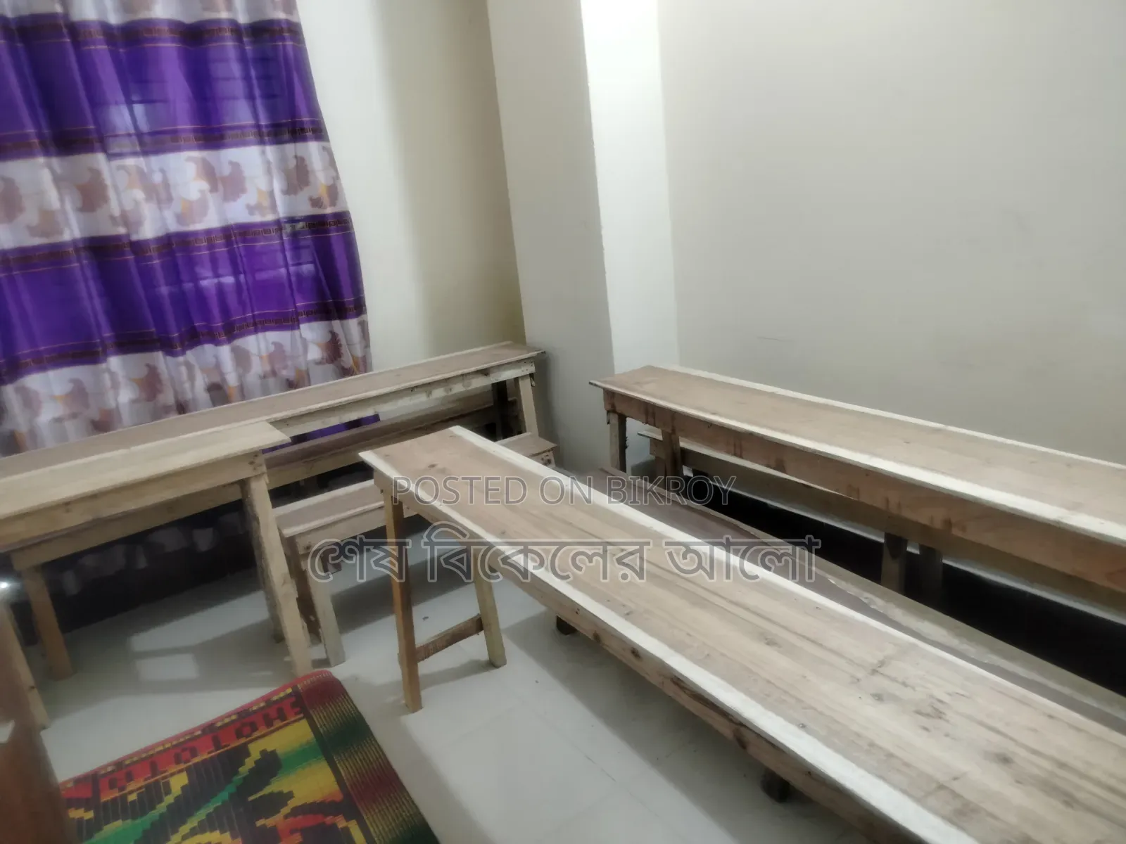 বেঞ্চ - স্টুডেন্ট পড়ানোর