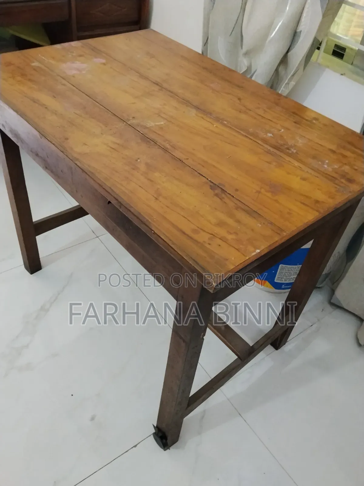সেগুন কাঠের পড়ার টেবিল