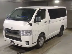 Toyota HiAce 2021 White