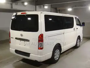 Toyota HiAce 2021 White