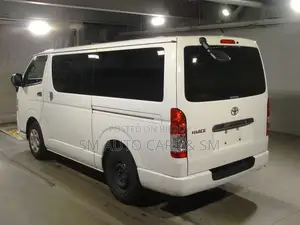 Toyota HiAce 2021 White