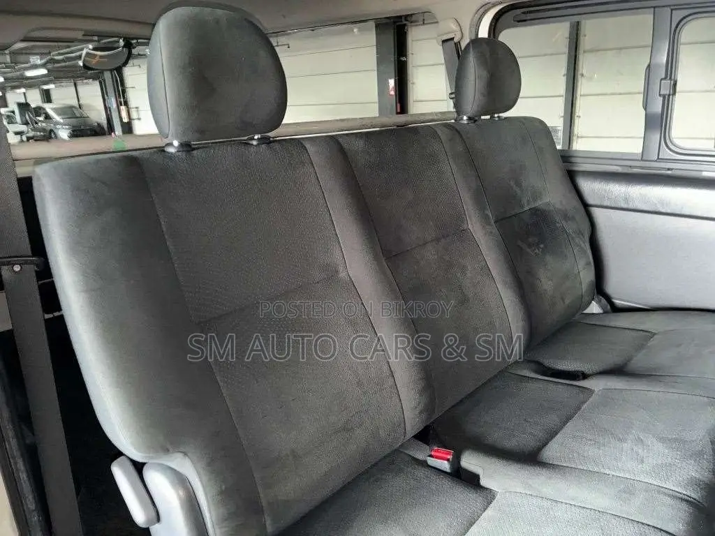 Toyota HiAce 2021 White