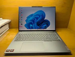 Laptop Lenovo 32GB AMD Ryzen 7 SSD 1T