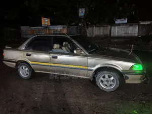 Toyota Corolla 1997 Gold