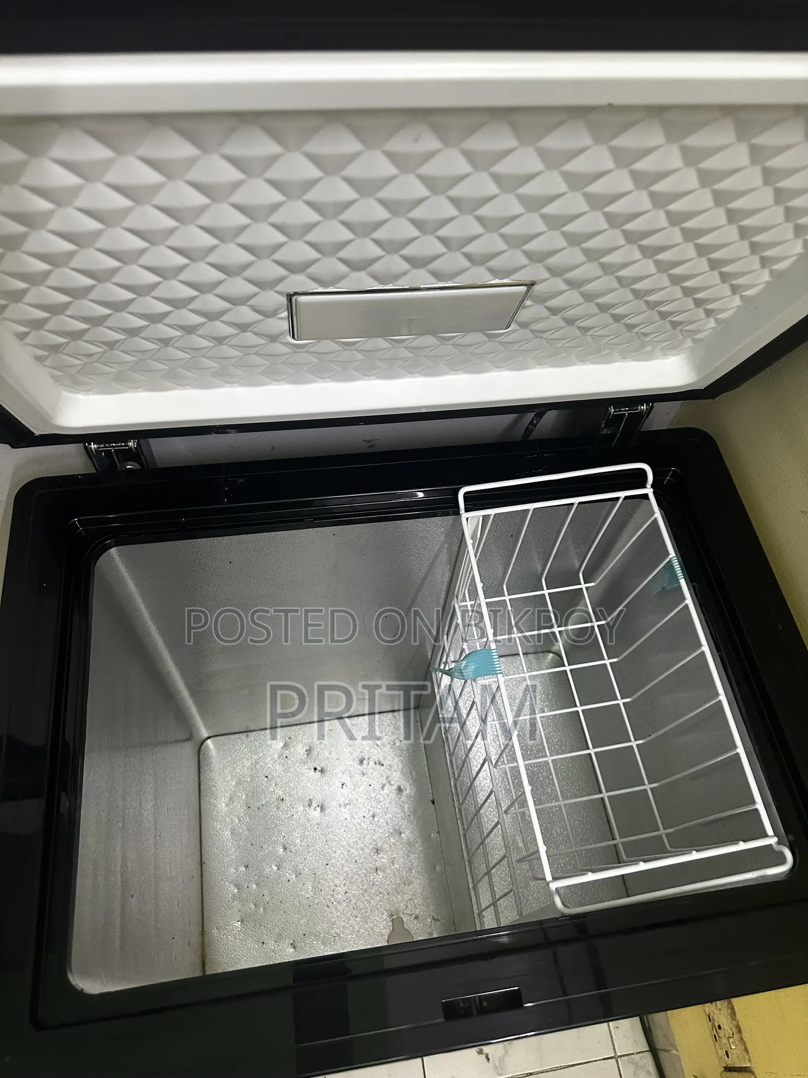 Walton Deep Fridge/ Chest Freezer (145 L)