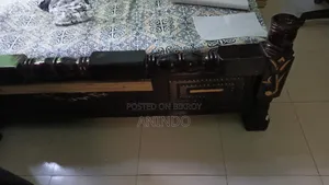 KING SIZE BED 6,7 Feet
