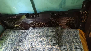 KING SIZE BED 6,7 Feet