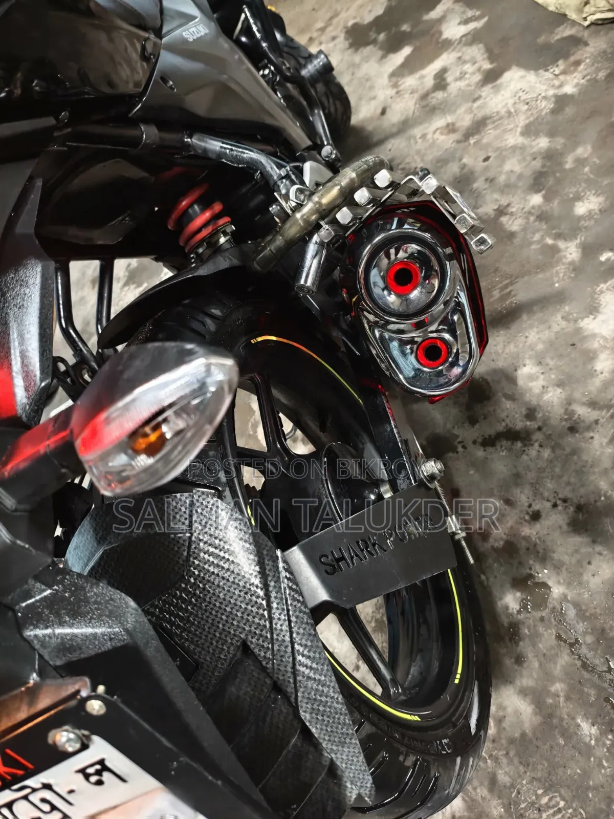 সুজুকি জিক্সার ২০২৩ কালো