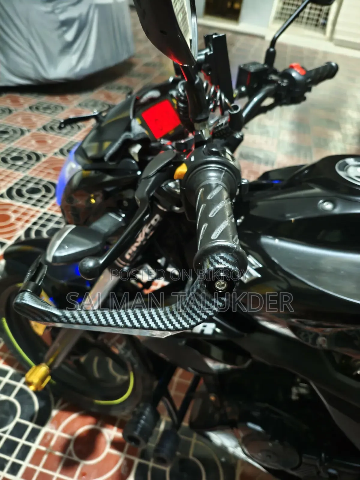সুজুকি জিক্সার ২০২৩ কালো