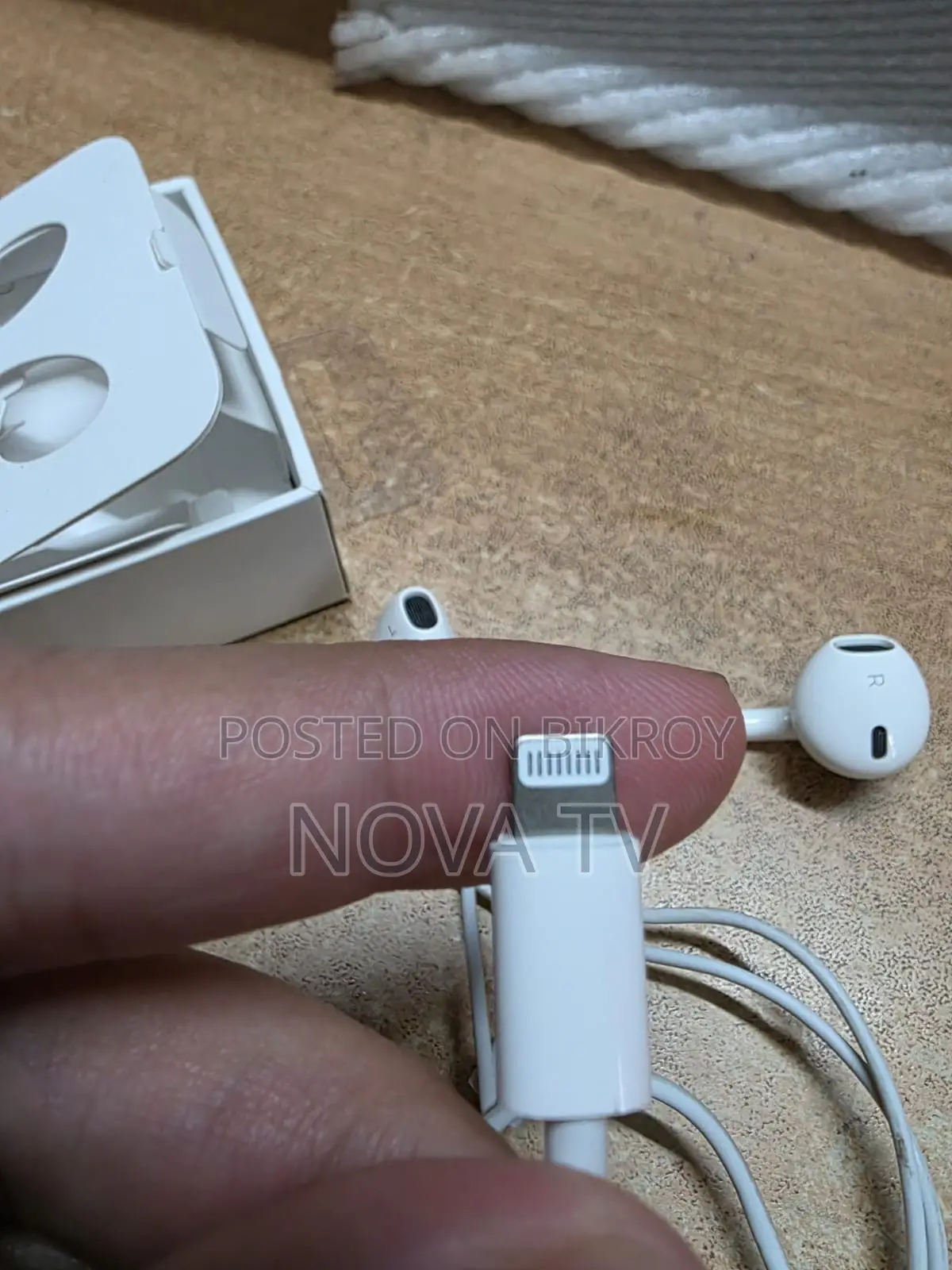 Apple Lightning Earpods