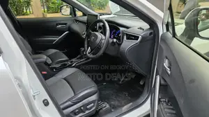 Toyota Corolla Cross 1.8 Hybrid FWD 2021 Pearl
