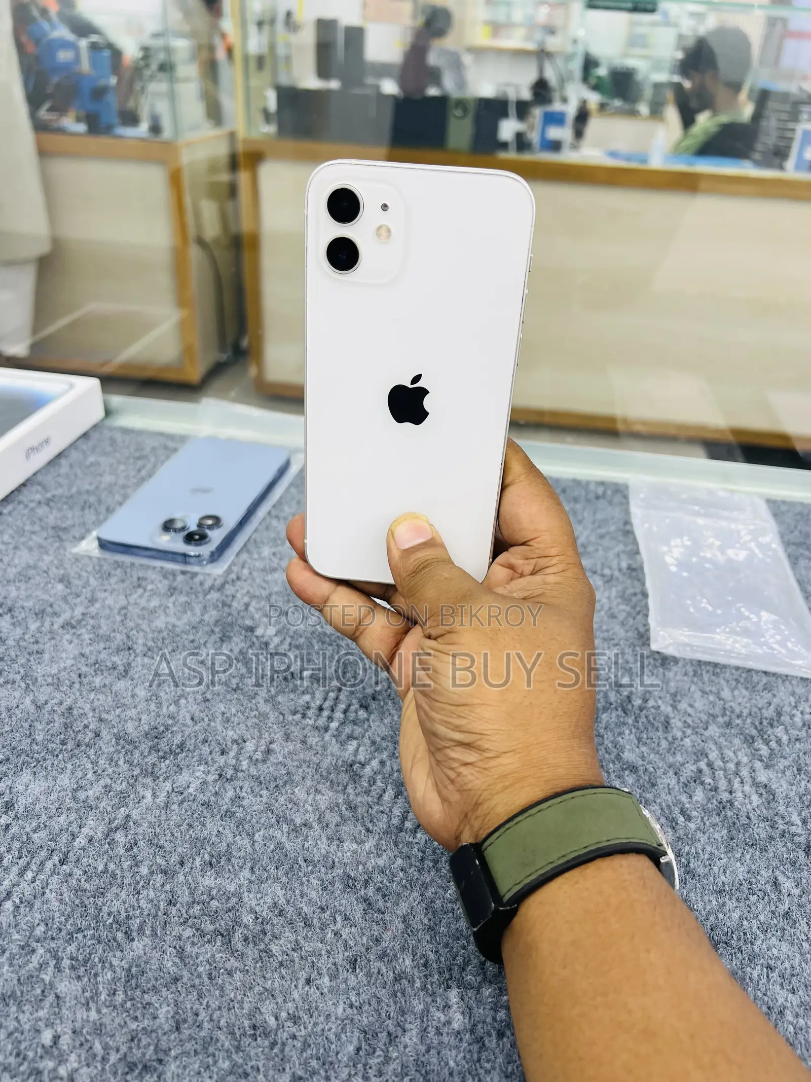 অ্যাপল আইফোন ১২ ১২৮ জিবি সাদা