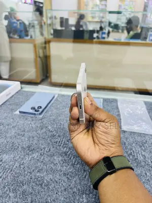অ্যাপল আইফোন ১২ ১২৮ জিবি সাদা