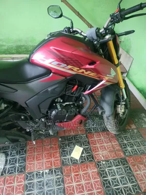 হোন্ডা হর্নেট ২০২৬ লাল