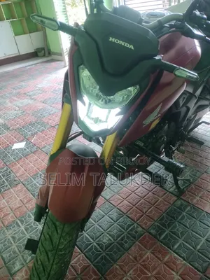হোন্ডা হর্নেট ২০২৬ লাল