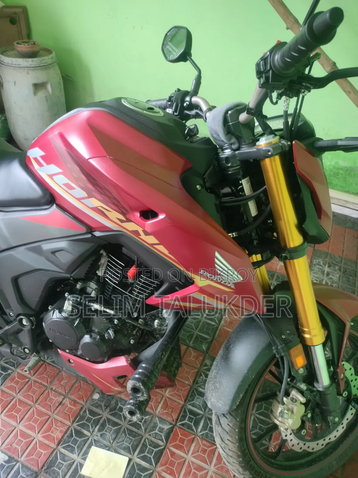 হোন্ডা হর্নেট ২০২৬ লাল