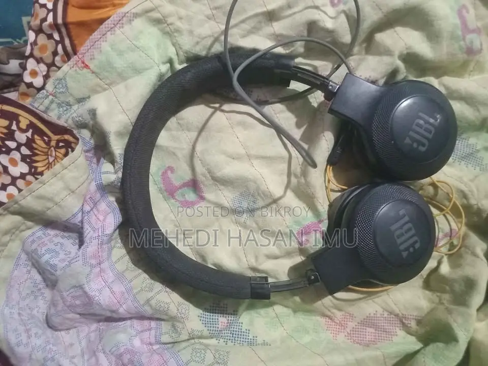 JBL E35 on-Ear Headphone for Sale