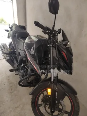 হোন্ডা এক্স-ব্লেড ১৬০ ২০২৪ ব্ল্যাক