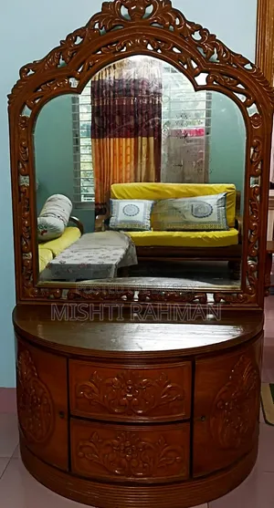 ড্রেসিং টেবিল বিক্রয় করা হবে