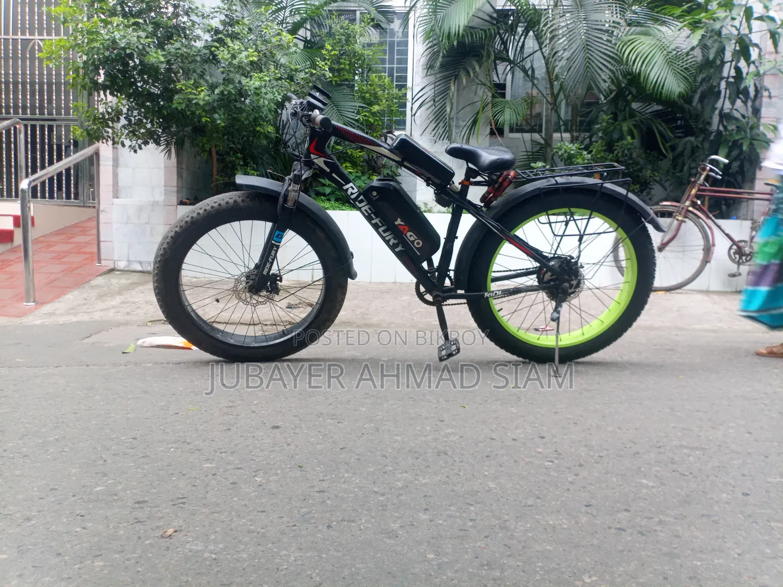 মোটরসাইকেল ২০২৫ কালো