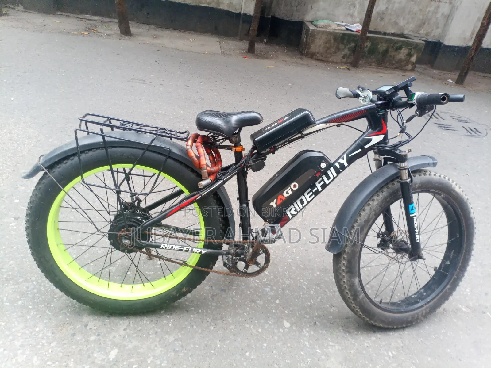 মোটরসাইকেল ২০২৫ কালো
