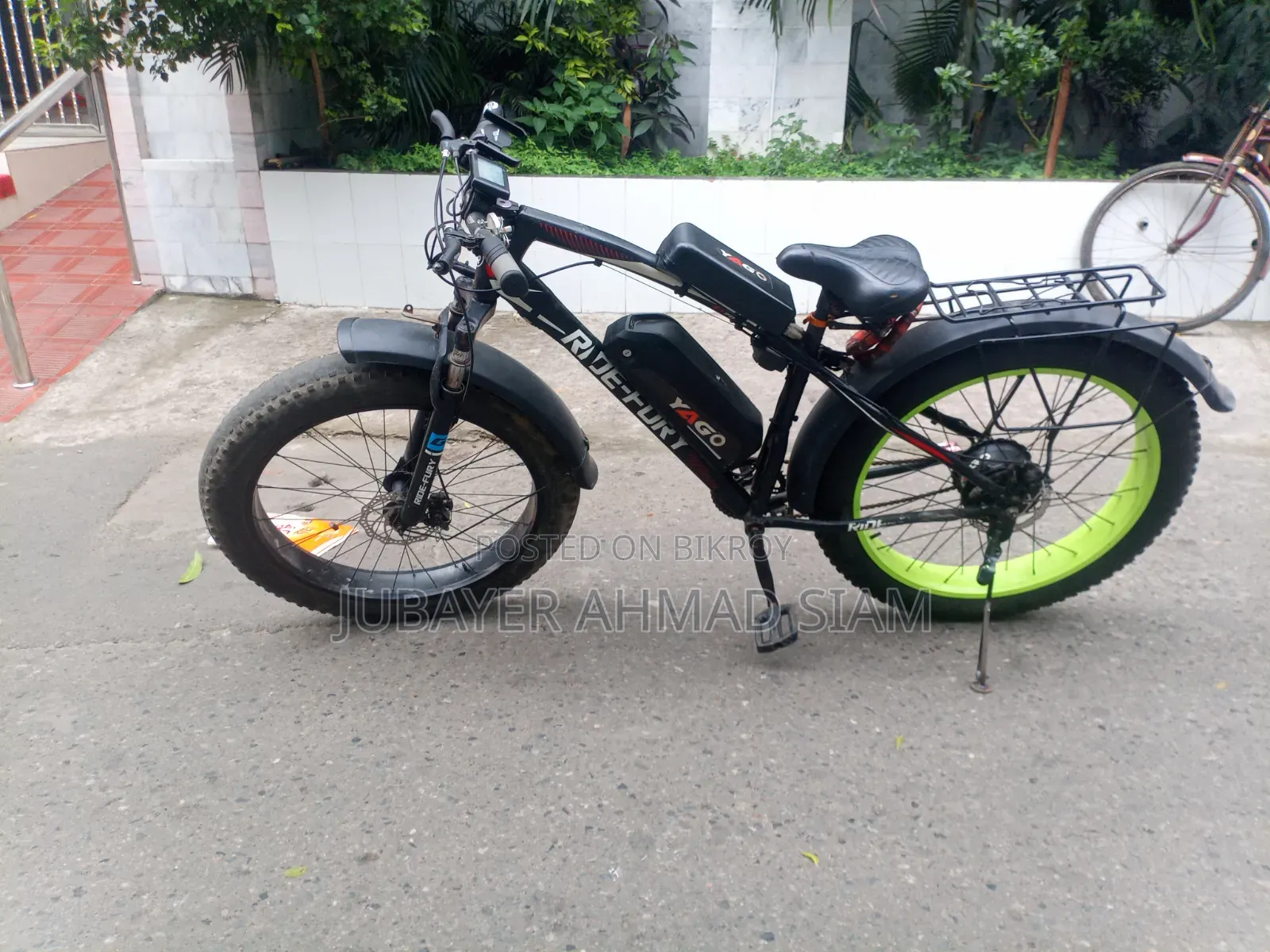 মোটরসাইকেল ২০২৫ কালো