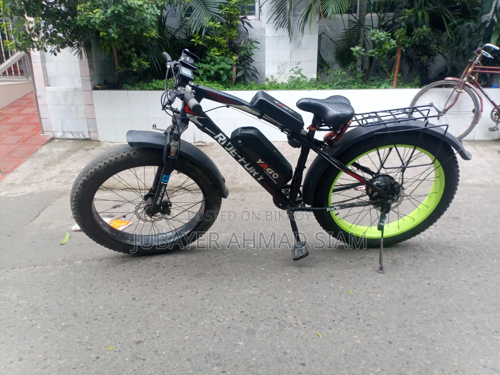 মোটরসাইকেল ২০২৫ কালো
