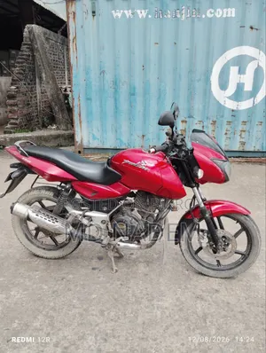 বাজাজ পালসার ১৫০ ২০১১ রেড