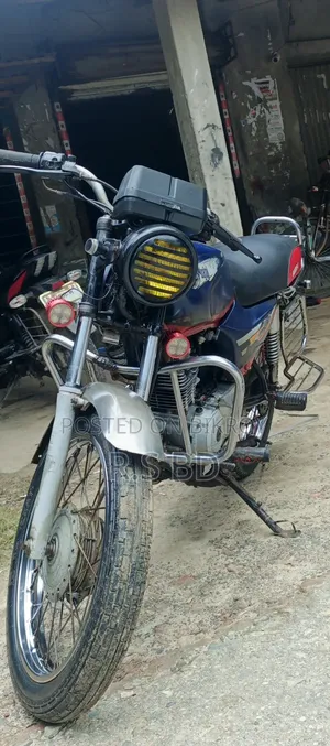 বাজাজ বক্সার ১০০ ২০০৪ নীল