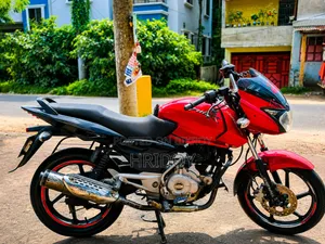 বাজাজ পালসার ১৫০ ২০১৩ লাল